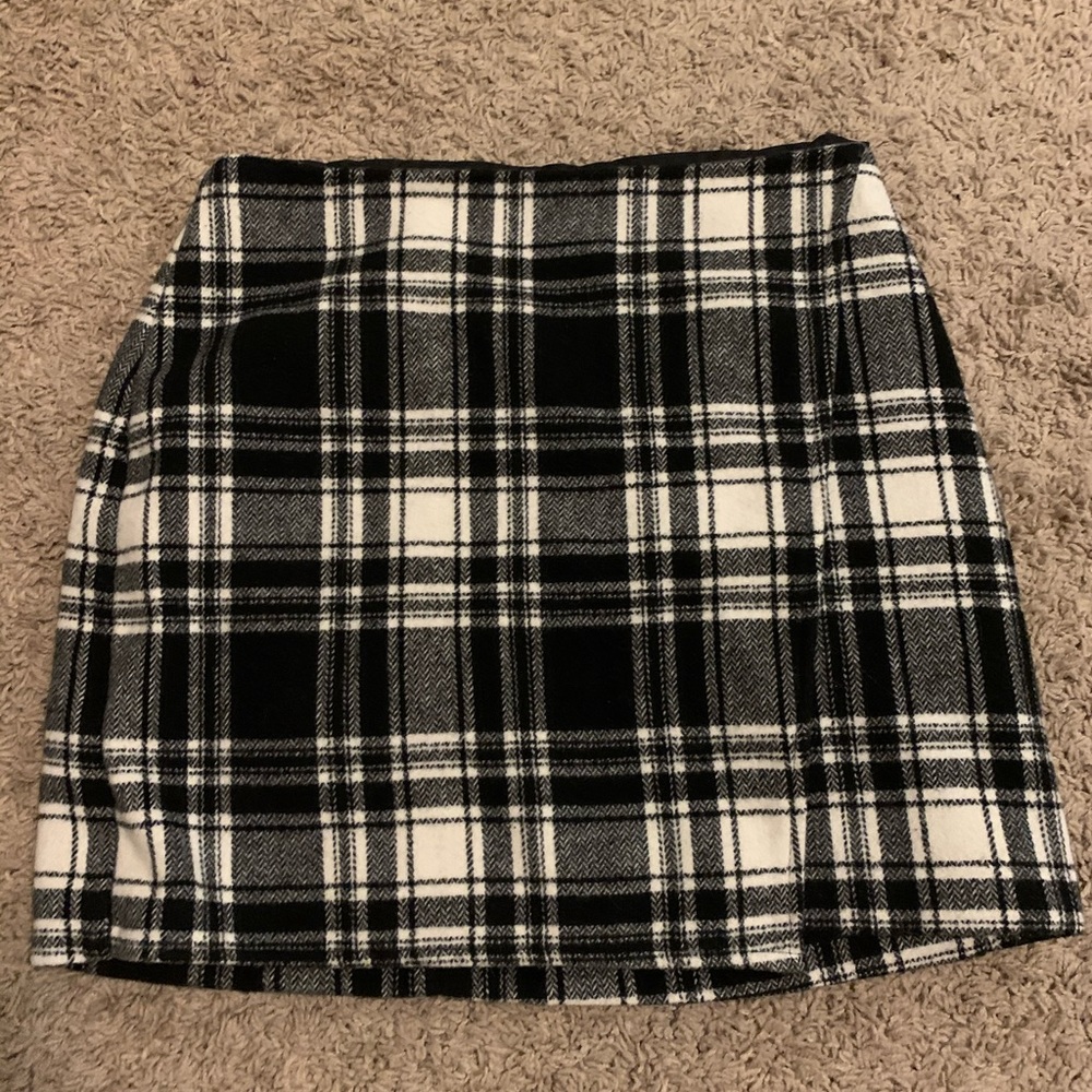 HOLLISTER PLAID MINI SKIRT